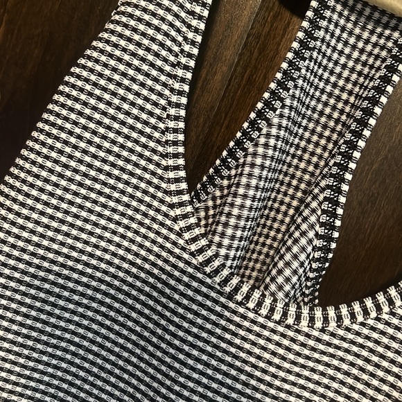 Lululemon Cool Racerback size 6 - Picture 2 of 4